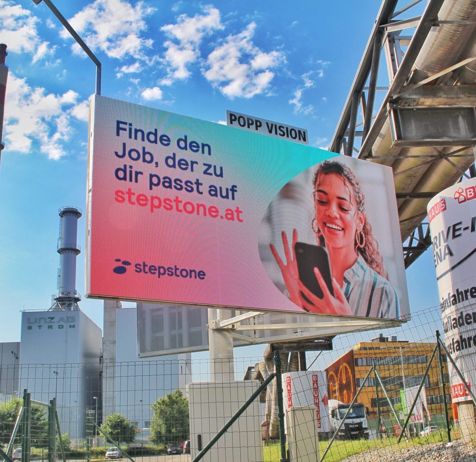Stepstone Kampagne auf Popp Vision LED-Wall DOOH Linz