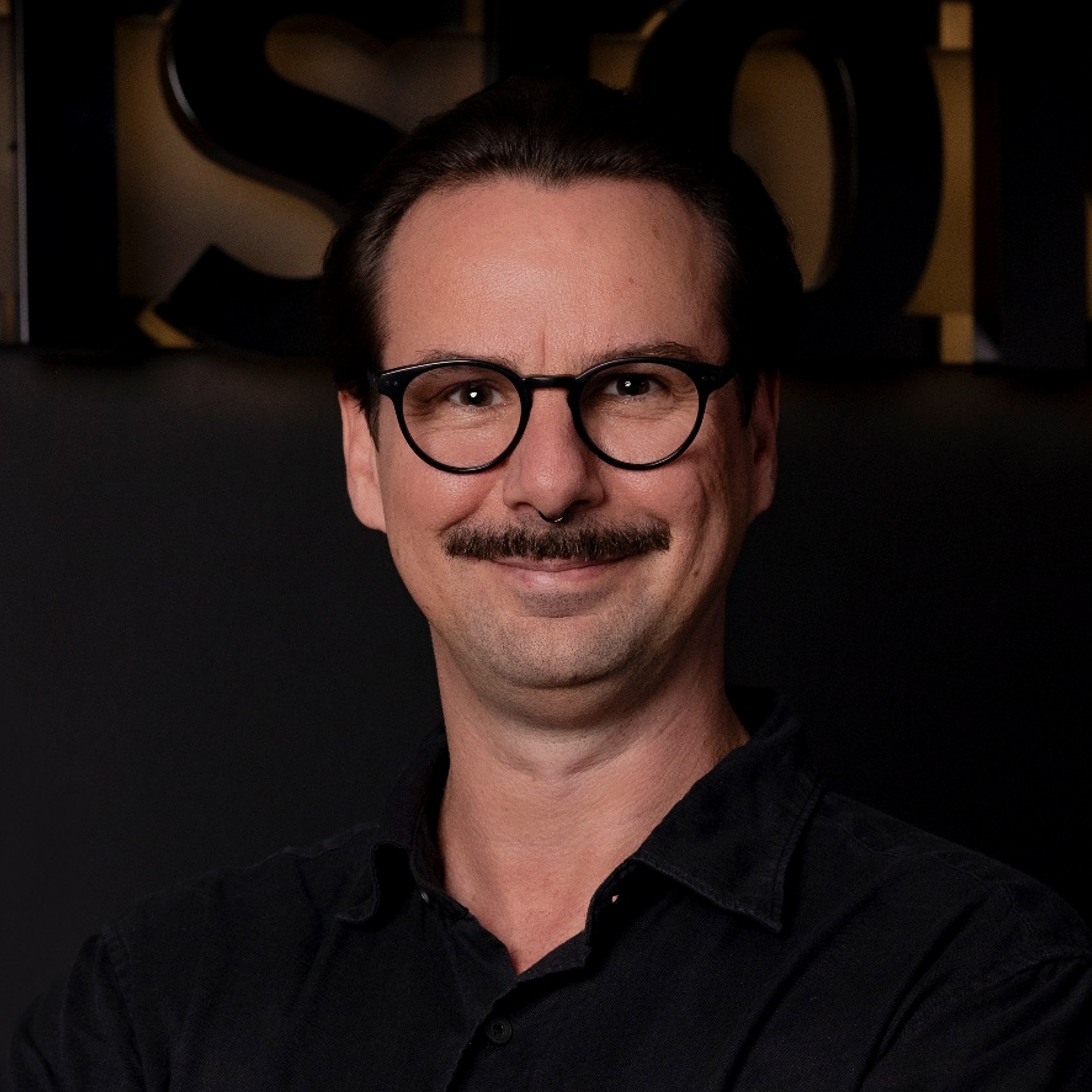 Thomas Keuschnigg von Popp Vision: OOH, DOOH, Murals, Street Artvertisement, Gerüstwerbung: Wirkungsvolle digitale und analoge Werbeflächen an prime Standorten in Österreich