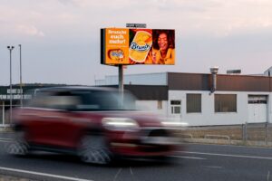 Brunch Kampagne auf DOOH Screen von Popp Vision
