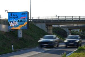 Lotto Kampagne auf DOOH Screen von Popp Vision
