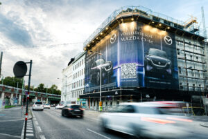 Mazda Kampagne auf Gerüstwerbefläche von Popp Vision in Wien am Währinger Gürtel